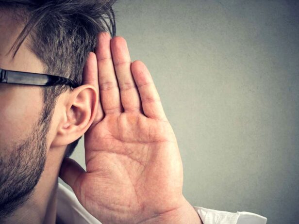 سرهنگ جوانبخت: افراد ناشنوا و کم شنوا میتوانند برای دریافت گواهینامه اقدام کنند