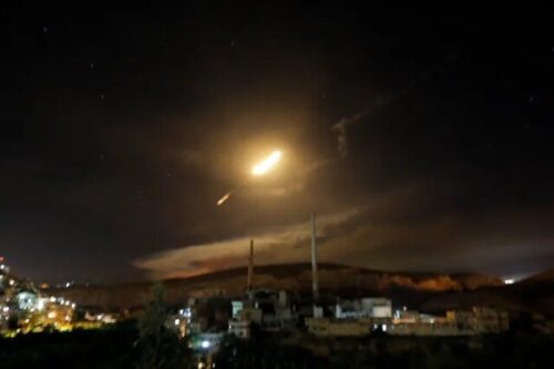 حمله اسرائیل به حومه درعا در جنوب غربی سوریه