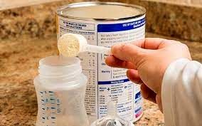 عرضه شیرخشک در داروخانه ها ساماندهی ‌می‌شود/ آب های بسته بندی سالم هستند