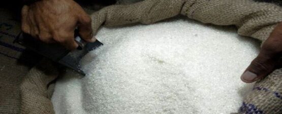 توقیف کامیون حامل ۲۴ تن شکر قاچاق در “الیگودرز”