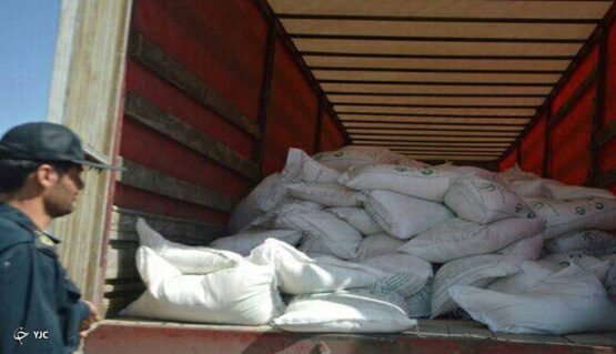 توقیف کامیون کشنده حامل ۲۵ تن شکر قاچاق در”الیگودرز”