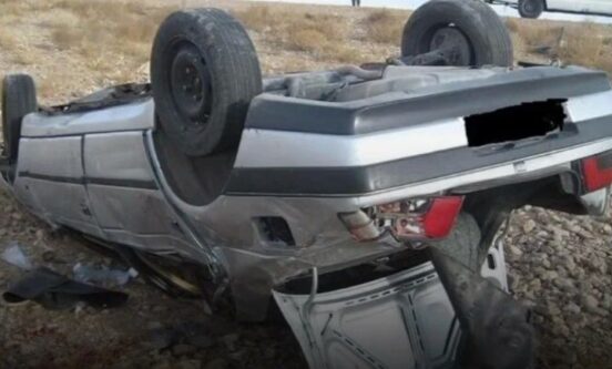 پنج مصدوم در واژگونی خودروی پژو