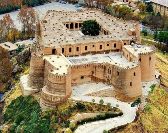 سهمیه ایران در سازمان جهانی یونسکو به “قلعه فلکالافلاک و دره تاریخی خرمآباد ” اختصاص یافت