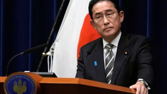 استعفای ۴ وزیر کابینه ژاپن در پی فساد مالی/ نخست وزیر ژاپن، دولت خود را اصلاح کرد