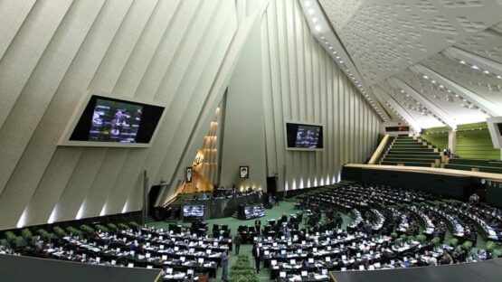 ترافیک طرح‌های جنجالی در مجلس یازدهم؛ آرزوی احمدی نژاد برآورده شد!