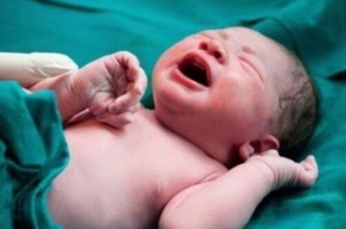 نوزاد عجول در آمبولانس اورژانس ورزقان پا به دنیا گذاشت