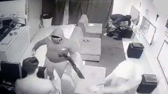 قاتل اعدامی پس از آزادی از زندان رییس باند سارقان مسلح شد/ به گیم نت های مشهد حمله می کردند