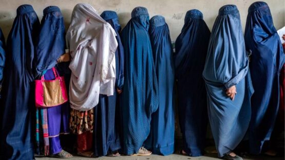 سازمان ملل در آستانه نشست دوحه: طالبان زنان را می‌هراسانند؛ امارت اسلامی: زنان ضعیف‌تر از مردانند