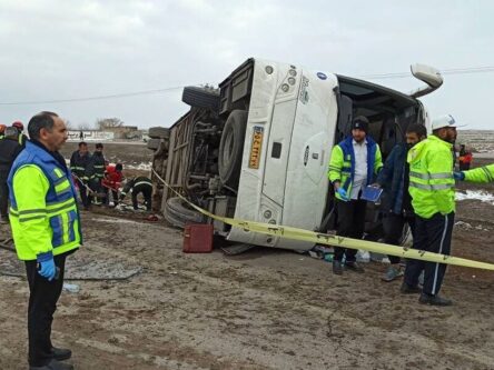 واژگونی اتوبوس در جاده نیشابور- سبزوار ۶ کشته و ۲۰ مصدوم در پی داشت