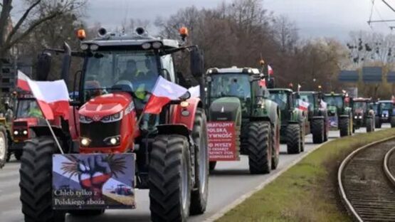 کشاورزان لهستانی معترض با بستن مرز خشم اوکراین را برانگیختند