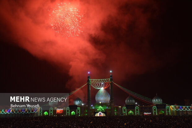 VIDEO: Fireworks at Jamkaran Holy Mosque