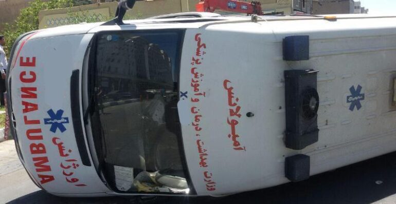 واژگونی آمبولانس در شهرستان میانه یک فوتی و چهار مصدوم بر جا گذاشت 