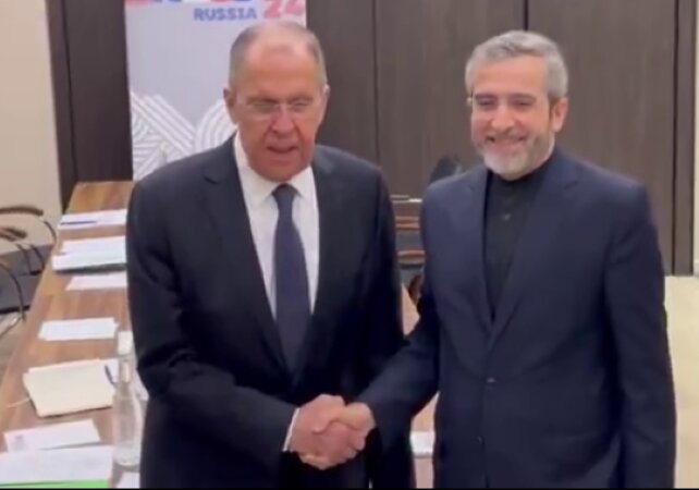 Iran acting FM meets Russia’s Lavrov in Russia