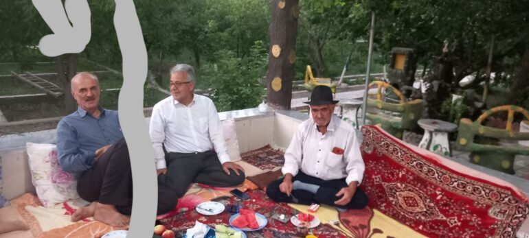 دیدار معلم گیلانی وشاگردان مرندی پس از۴۷ سال
