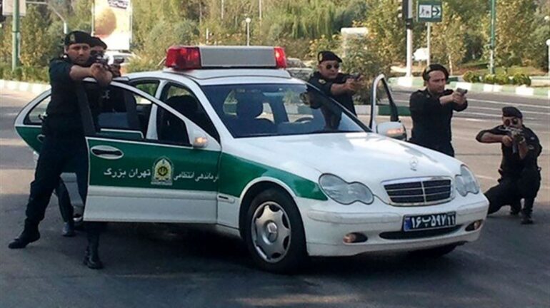 آتش سنگین میان پلیس و قاچاقچیان مسلح در الیگودرز/ ۵ مامور نیروی انتظامی زخمی شد