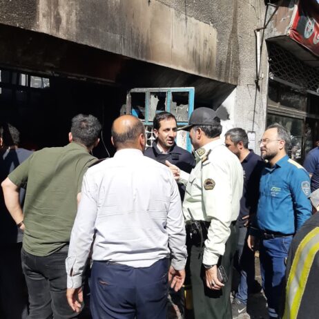 حضور به موقع پلیس و آتش نشانی، مانع گسترش آتش سوزی در تبریز شد.