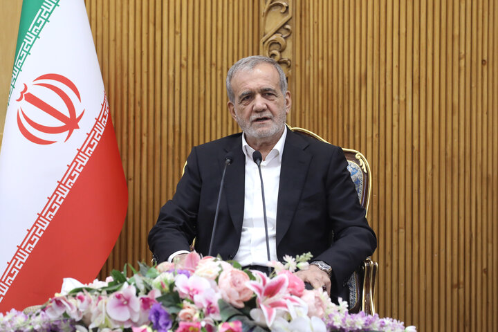 Iran to continue to stand by Lebanese, Palestinians