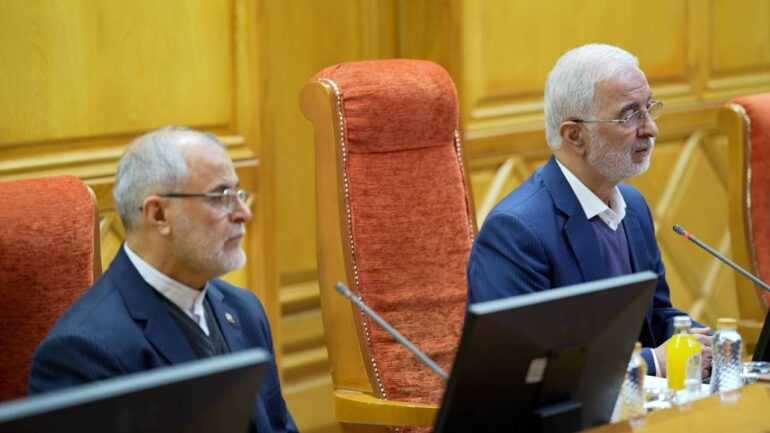 وزیر کشور: تامین یک‌هزار مگاوات برق از انرژی خورشیدی برنامه‌ریزی شد
