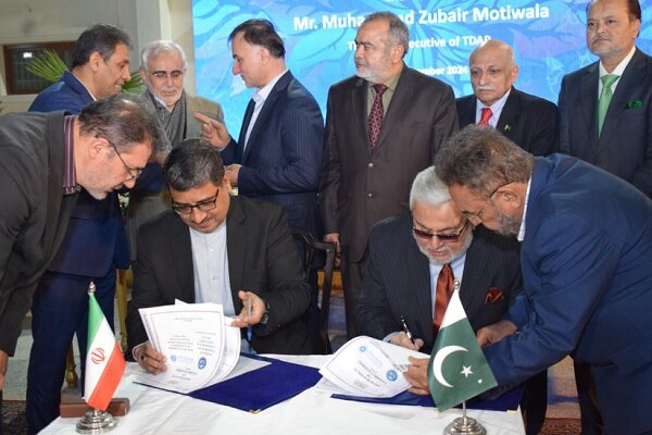 Iran, Pakistan extend economic ties with new coop. Agreement