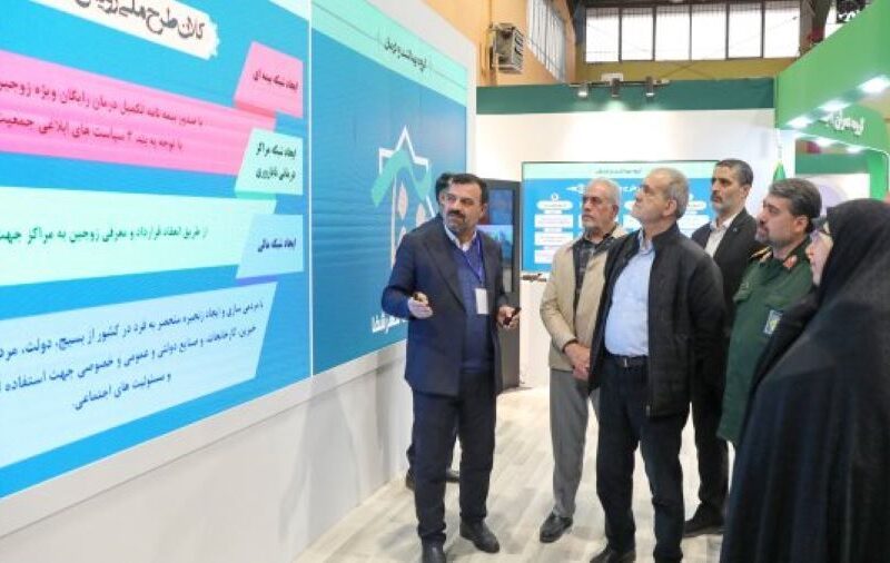 رئیس جمهور از نمایشگاه «الگوهای مسیر پیشرفت» بازدید کرد