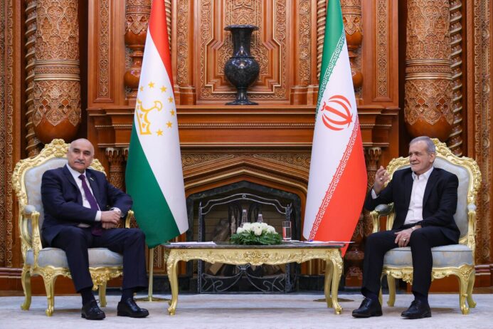 رئیسجمهور: برای گسترش روابط با تاجیکستان محدودیتی نداریم