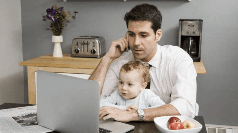 شاغل بودن همزمان والدین، نیازهای عاطفی فرزندان را تحت تاثیر قرار میدهد