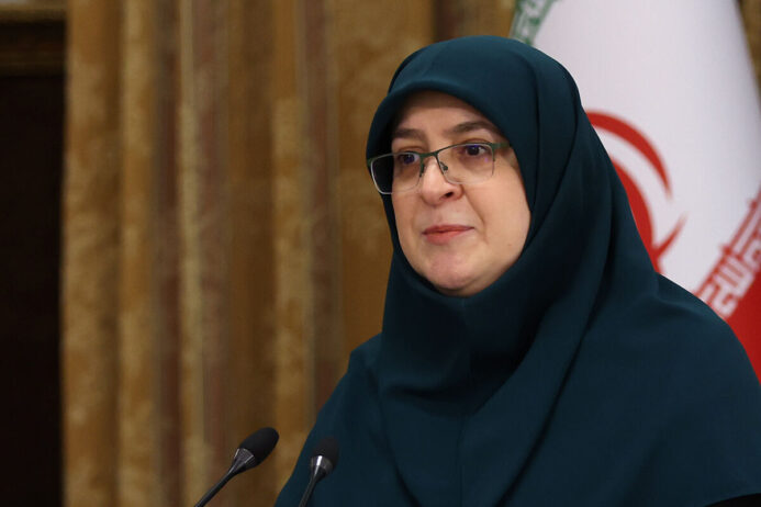 مهاجرانی: قیمت بنزین بدون آمادهسازی اذهان افزایش نمییابد