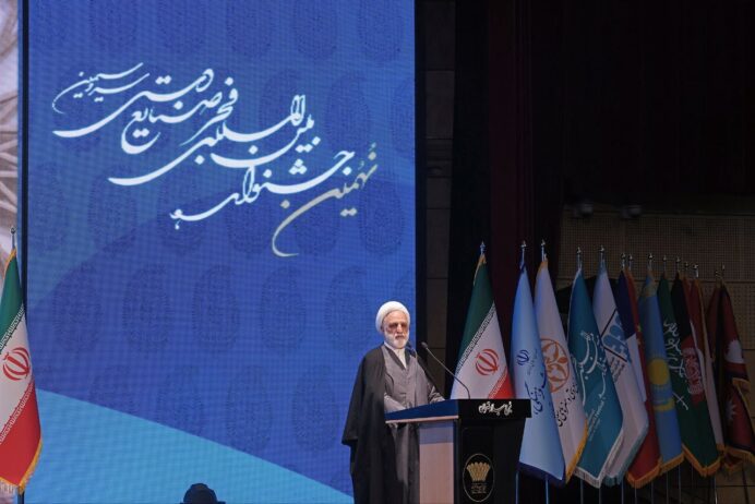 گردشگری در تقویت بنیه اقتصادی کشور نقش قابل توجهی دارد/ضرورت رفع مشکلات گردشگران خارجی 