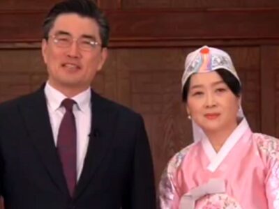 حافظ خوانی و تبریک نوروز سفیر کره جنوبی پای هفت سین/ ویدئو