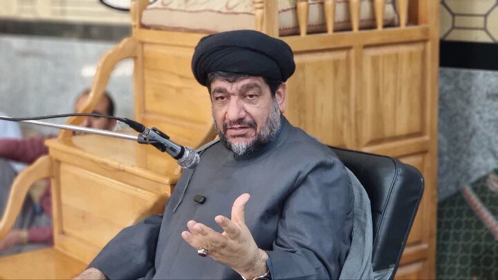 تواضع و پرهیز از تکبر ویژگی انبیای الهی است