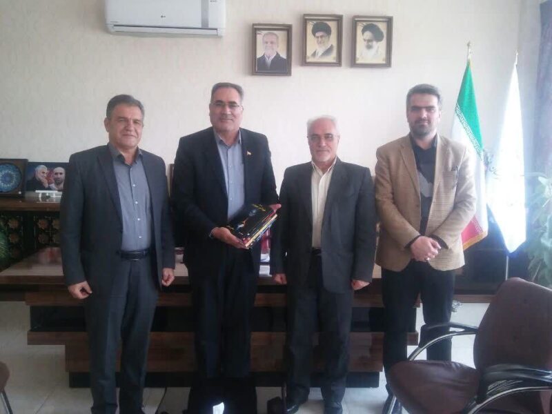 دیدار نوروزی اصحاب فرهنگ و هنر با فرماندار مرند