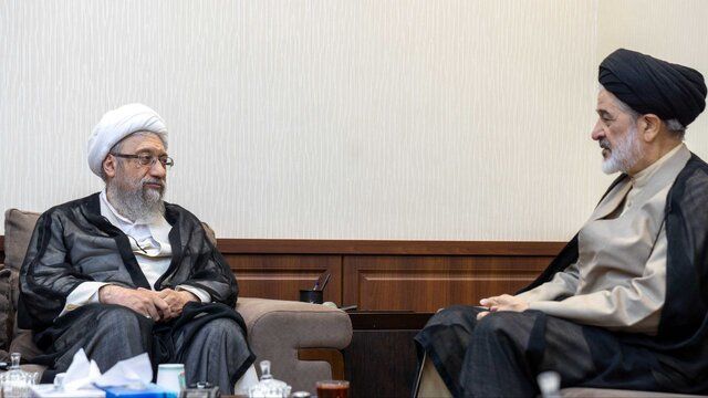 آملی لاریجانی: مطالبه‌گری روحانیت از دولت باید واقع‌بینانه باشد