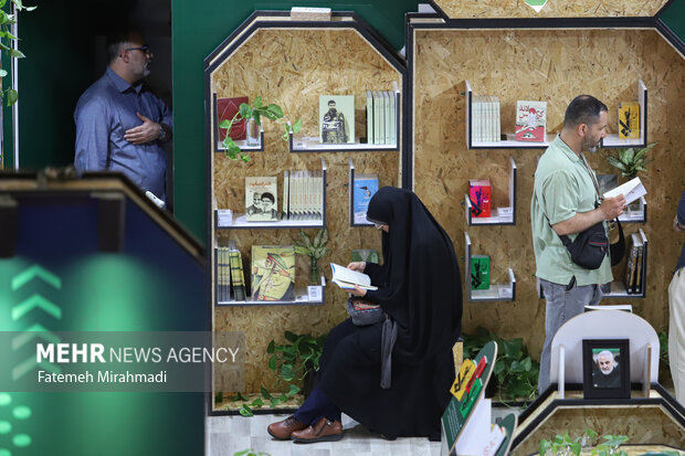 Gen. Soleimani shines on shelves at TIBF 2025