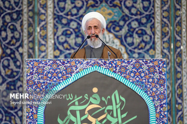 Iran not to back down from its right to nuclear technology