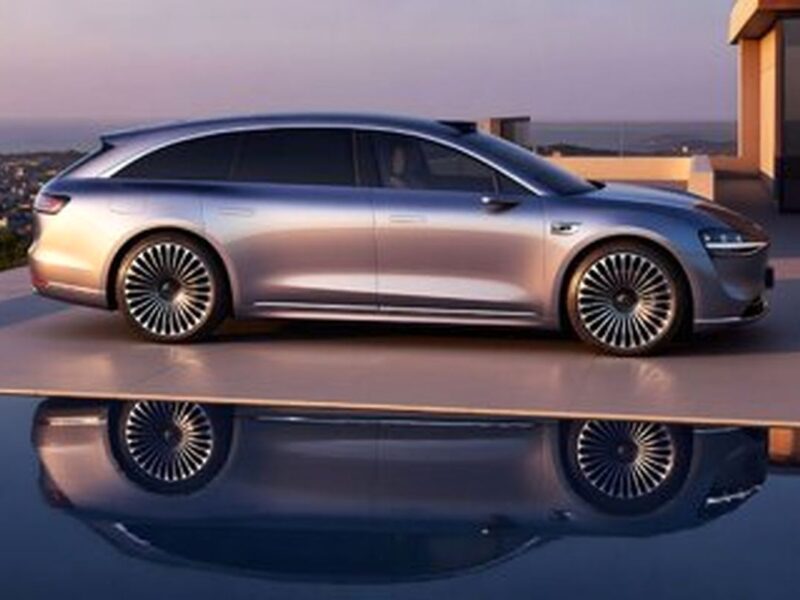 خودرو لوکس جدید هواوی در خیابان رویت شد/ تصاویر