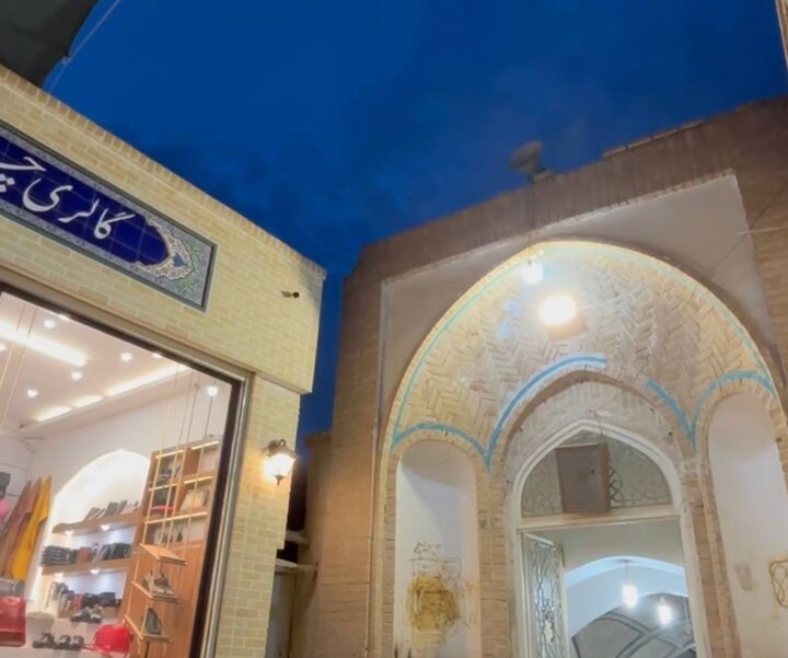 VIDEO: Adhan sound in heart of Kashan traditional Bazaar