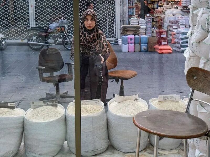 معمای برنج پاکستانی؛ دلار ۲۸ هزار تومانی چطور ۲۰۰ هزار تومان میشود؟