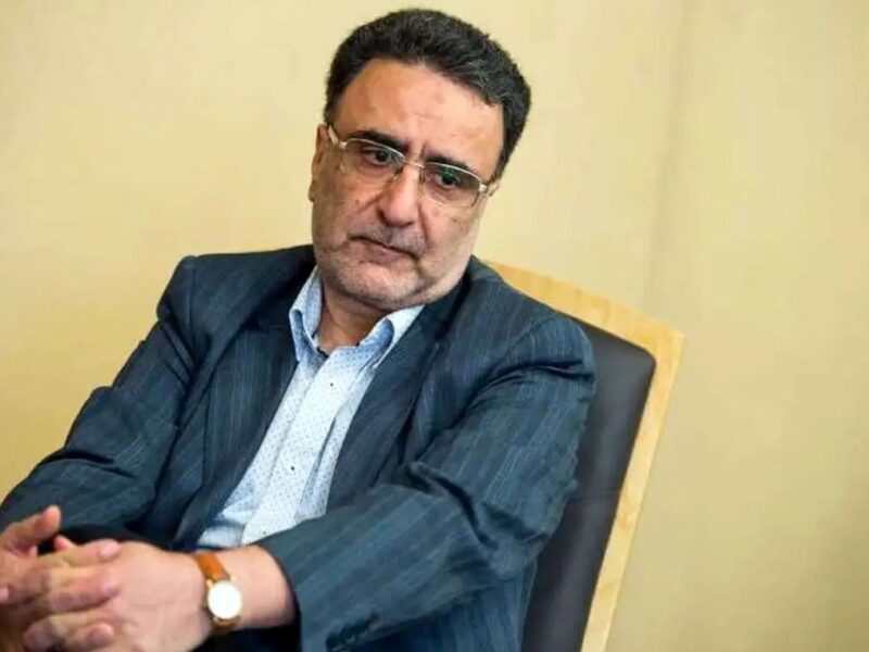 واکنش زیدآبادی به مرخصی مصطفی تاجزاده/ چه خیری از زندانی کردن تاجزادهها بردهاید و میبرید که بر ادامه آن اصرار دارید؟/ آیا اگر پیش از آنکه او سوگوار برادرش شود، به مرخصی میآمد، شهابسنگی به زمین برخورد میکرد؟