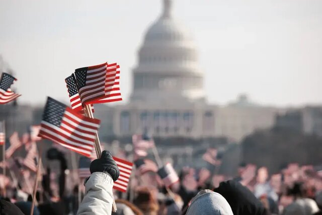 نظرسنجی پالتیکو: بیشتر آمریکایی‌ها به آینده بدبین هستند