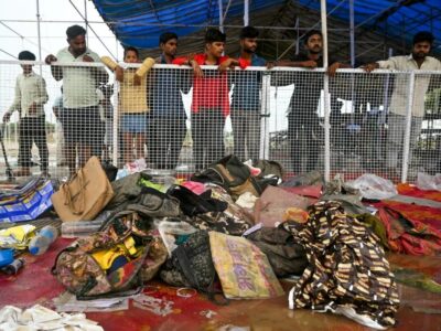 دست کم ۱۲ نفر بر اثر ازدحام جمعیت در معبدی در جنوب هند کشته شدند/ ویدئو