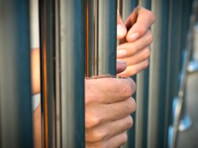 قصاص برای پسر دورگه ایرانی-اروپایی که پدر ثروتمندش را به قتل رساند