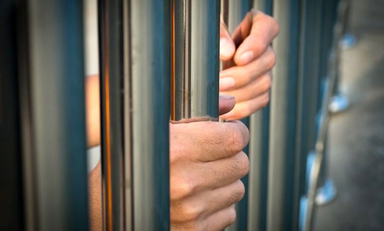 قصاص برای پسر دورگه ایرانی-اروپایی که پدر ثروتمندش را به قتل رساند