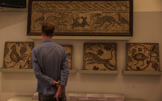 Invaluable artifacts stolen from Syria national museum