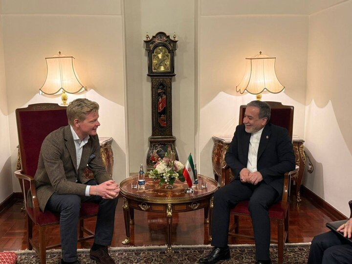 UN Yemen envoy meets Iran’s FM Araghchi in Muscat