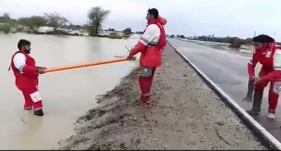۳ هلال‌احمری از یک حادثه ناگوار در روستاهای هرمزگان جلوگیری کردند+فیلم