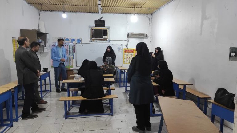 بازدید میدانی از پایگاههای نهضت سوادآموزی مسجدسلیمان با حضور رئیس اداره سوادآموزی شوشتر