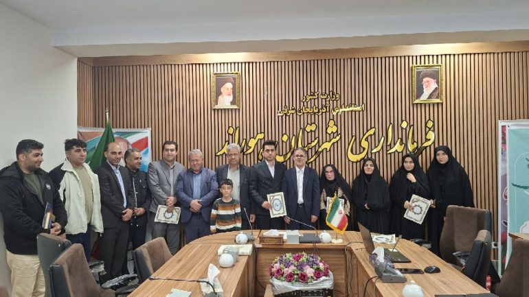 مراسم تقدیر از میثم رشتبر، جوان نمونه و رکورددار ورزش‌های رزمی در شهرستان هوراند  