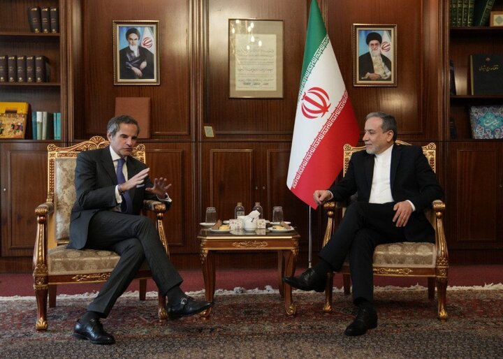 Araghchi, Grossi discuss Iran-US nuclear negotiations