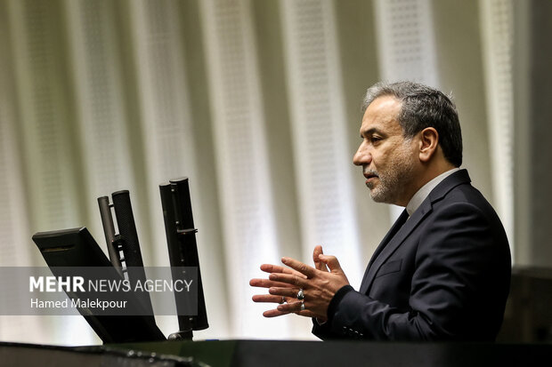 Iran parliament holds closed-door session on nuclear talks