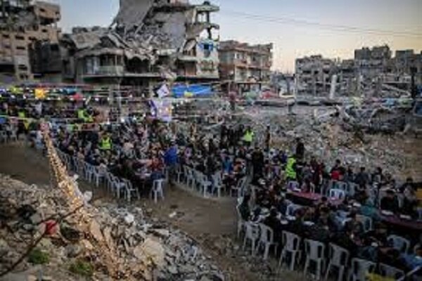 VIDEO: Palestinians gathered for Iftar in west Gaza City